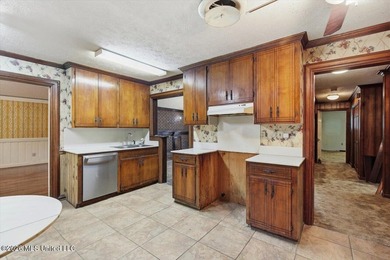 Escape to peaceful country living with this beautiful 5BR/3BA - photo 19