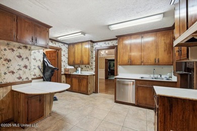 Escape to peaceful country living with this beautiful 5BR/3BA - photo 20