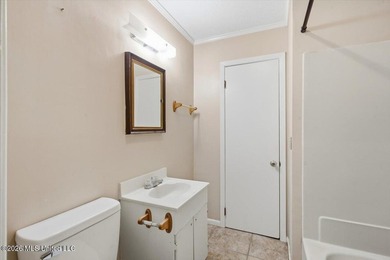 Escape to peaceful country living with this beautiful 5BR/3BA - photo 38