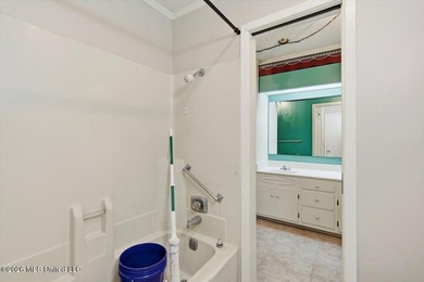 Escape to peaceful country living with this beautiful 5BR/3BA - photo 39