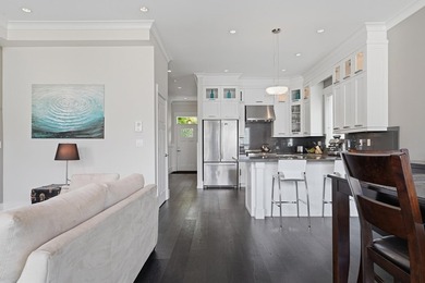 Welcome to Elgin Oaks, where timeless design meets exceptional - photo 4