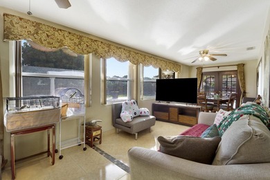 Spacious pool home in the desirable neighborhood of Garden Isles - photo 4