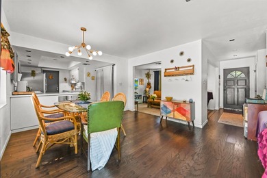 Welcome to 7635 Oakmont Drive in Lake Worth, a charming - photo 15