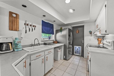 Welcome to 7635 Oakmont Drive in Lake Worth, a charming - photo 17
