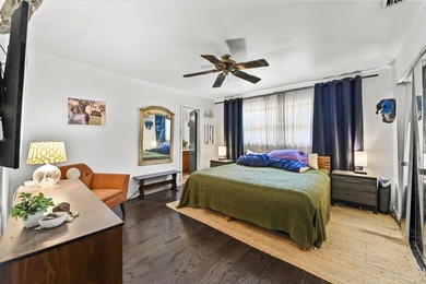 Welcome to 7635 Oakmont Drive in Lake Worth, a charming - photo 20