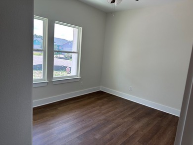 Gorgeous brand new construction home in Heron's Roost. A gated - photo 4