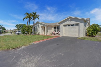 (private lake, pond, creek) Home For Sale in Lake Worth Florida