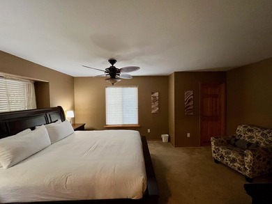 2540 sq.ft. Townhome being offered fully furnished. Spacious - photo 11