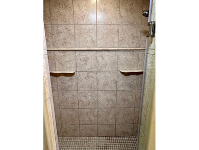 2540 sq.ft. Townhome being offered fully furnished. Spacious - photo 16
