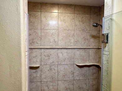 2540 sq.ft. Townhome being offered fully furnished. Spacious - photo 17