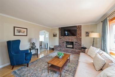 Welcome to 23 Gables Drive, Hicksville. Upon driving up to the - photo 22