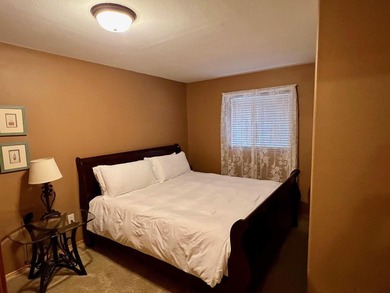 2540 sq.ft. Townhome being offered fully furnished. Spacious - photo 23