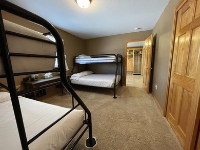 2540 sq.ft. Townhome being offered fully furnished. Spacious - photo 25