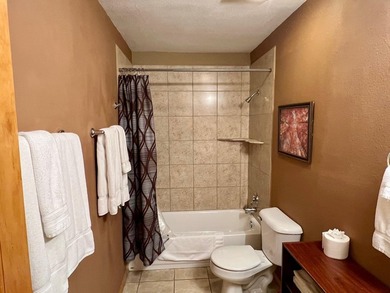 2540 sq.ft. Townhome being offered fully furnished. Spacious - photo 28