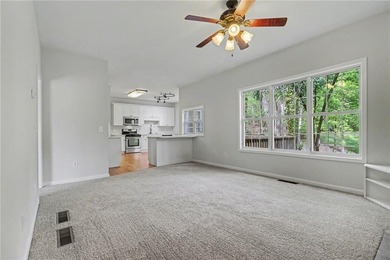 Welcome home to this spacious and well-designed property - photo 7