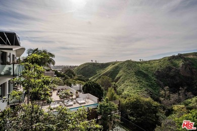 BANK OWNED ocean-view Riviera fixer. Offering one of the most - photo 5