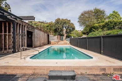 BANK OWNED ocean-view Riviera fixer. Offering one of the most - photo 8