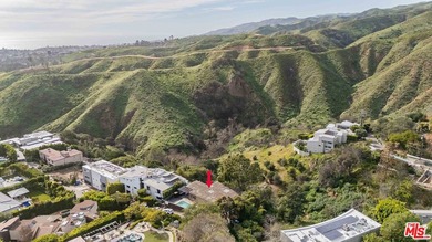 BANK OWNED ocean-view Riviera fixer. Offering one of the most - photo 10