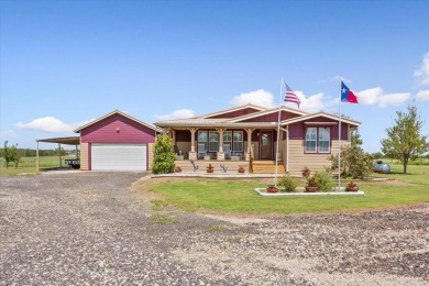 (private lake, pond, creek) Home For Sale in Hubbard Texas