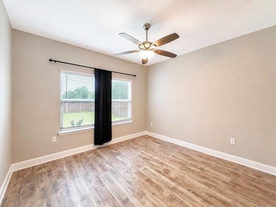 ASSUMABLE 2.75% VA LOAN! Welcome to 2 W Casa Loma. Built in 2021 - photo 24