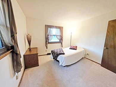 Charming Eastside ranch featuring 3 bedrooms, 2.5 bathrooms with - photo 25
