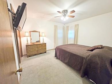 Charming Eastside ranch featuring 3 bedrooms, 2.5 bathrooms with - photo 27