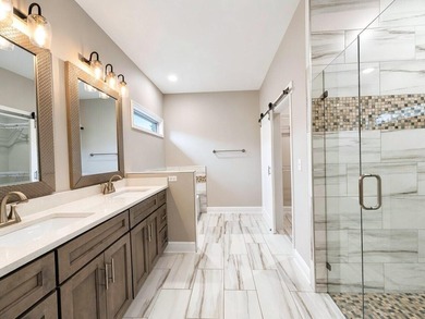 ASSUMABLE 2.75% VA LOAN! Welcome to 2 W Casa Loma. Built in 2021 - photo 28