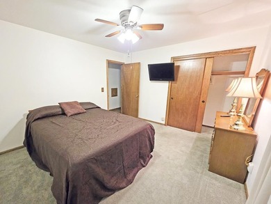 Charming Eastside ranch featuring 3 bedrooms, 2.5 bathrooms with - photo 29