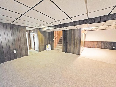 Charming Eastside ranch featuring 3 bedrooms, 2.5 bathrooms with - photo 30