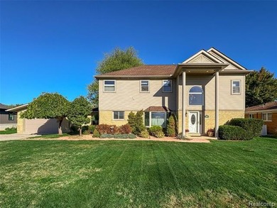 Welcome to the waterfront lifestyle in The Colony! Enjoy - photo 2