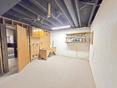 Charming Eastside ranch featuring 3 bedrooms, 2.5 bathrooms with - photo 35