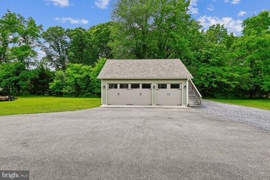 Rebuilt in 2019, this gorgeous 3,204 sq. ft. rancher perfectly - photo 5