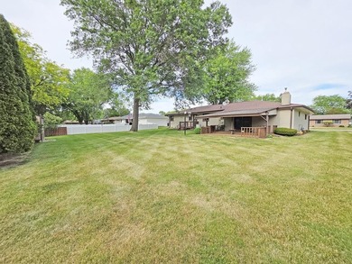 Charming Eastside ranch featuring 3 bedrooms, 2.5 bathrooms with - photo 47