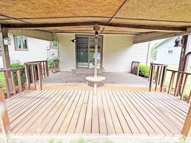 Charming Eastside ranch featuring 3 bedrooms, 2.5 bathrooms with - photo 49