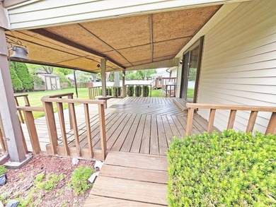 Charming Eastside ranch featuring 3 bedrooms, 2.5 bathrooms with - photo 50