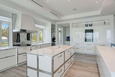 Welcome to this stunning 3-story townhouse in Ocean Ridge. This - photo 18