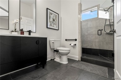 Beautifully remodeled with every square inch thoughtfully - photo 30