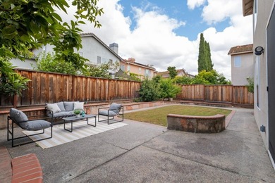 *Vaulted ceilings, a desirable first-floor bedroom and full bath - photo 3