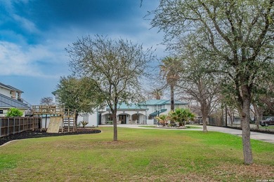 Experience refined waterfront living in this extraordinary - photo 3