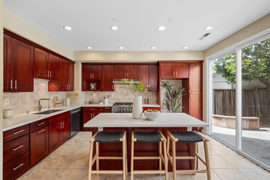 *Vaulted ceilings, a desirable first-floor bedroom and full bath - photo 4