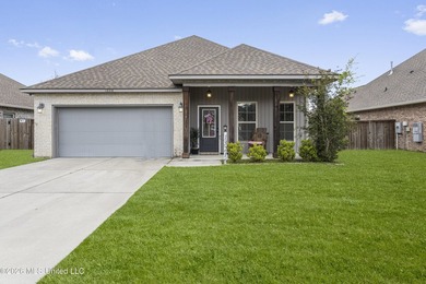 Impeccably maintained and truly move-in ready, this stunning - photo 1
