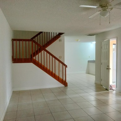 BEAUTIFUL 2BR/2.5BTH TOWNHOUSE W/ DIRECT LAKE VIEW. FULLY - photo 2
