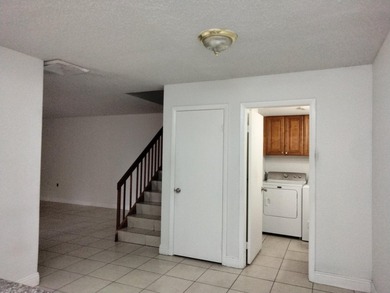 BEAUTIFUL 2BR/2.5BTH TOWNHOUSE W/ DIRECT LAKE VIEW. FULLY - photo 4