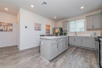 Beautiful 4 bedroom, 3.5 bathroom townhome located at Harbor - photo 16