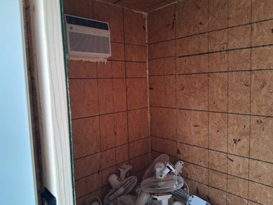 This 1000 sq ft home has 2 bed 2 bath and sits on 14.5 acres - photo 31
