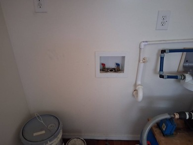 This 1000 sq ft home has 2 bed 2 bath and sits on 14.5 acres - photo 35