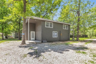 Lake Home For Sale in La Cygne, Kansas