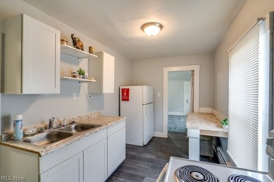 Triplex with gross rents around $2800-2900 a month in the - photo 12