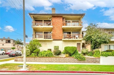 Don't miss this opportunity to own a beautifully maintained - photo 1