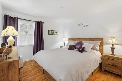 Welcome to this charming and incredibly well-maintained - photo 4